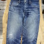 股の修理を終えたLevi'sのデニムを表から見た状態